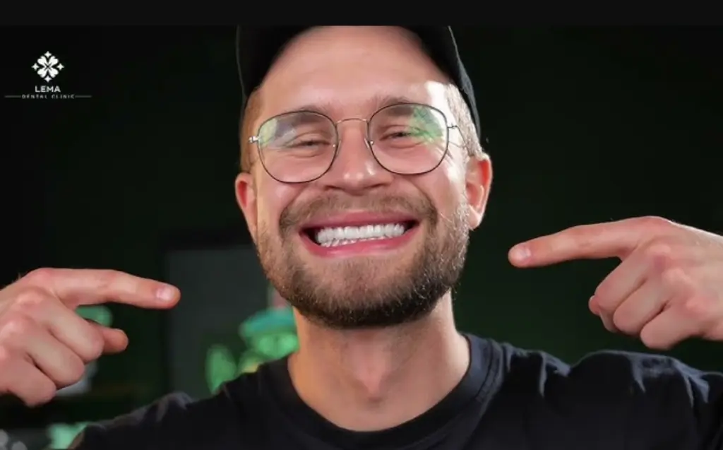 أفضل طبيب أسنان في إسطنبول، تركيا، لزراعة الأسنان