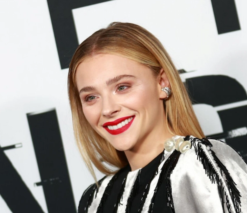 dientes de Chloe Grace Moretz en 2020
