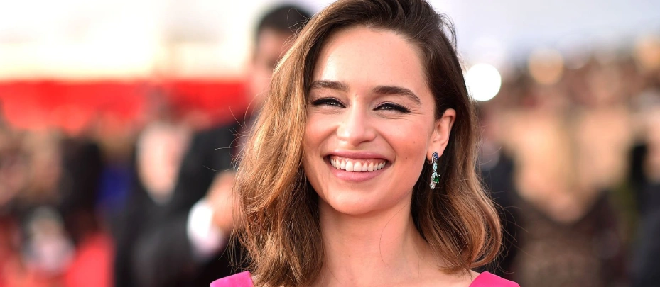 emilia-clarke-hollywood-smile