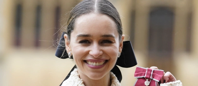 emilia-clarke-teeth-in-2025