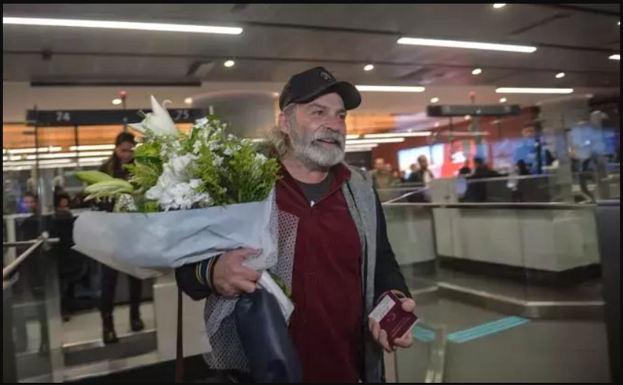 haluk bilginer στο αεροδρόμιο της Κωνσταντινούπολης