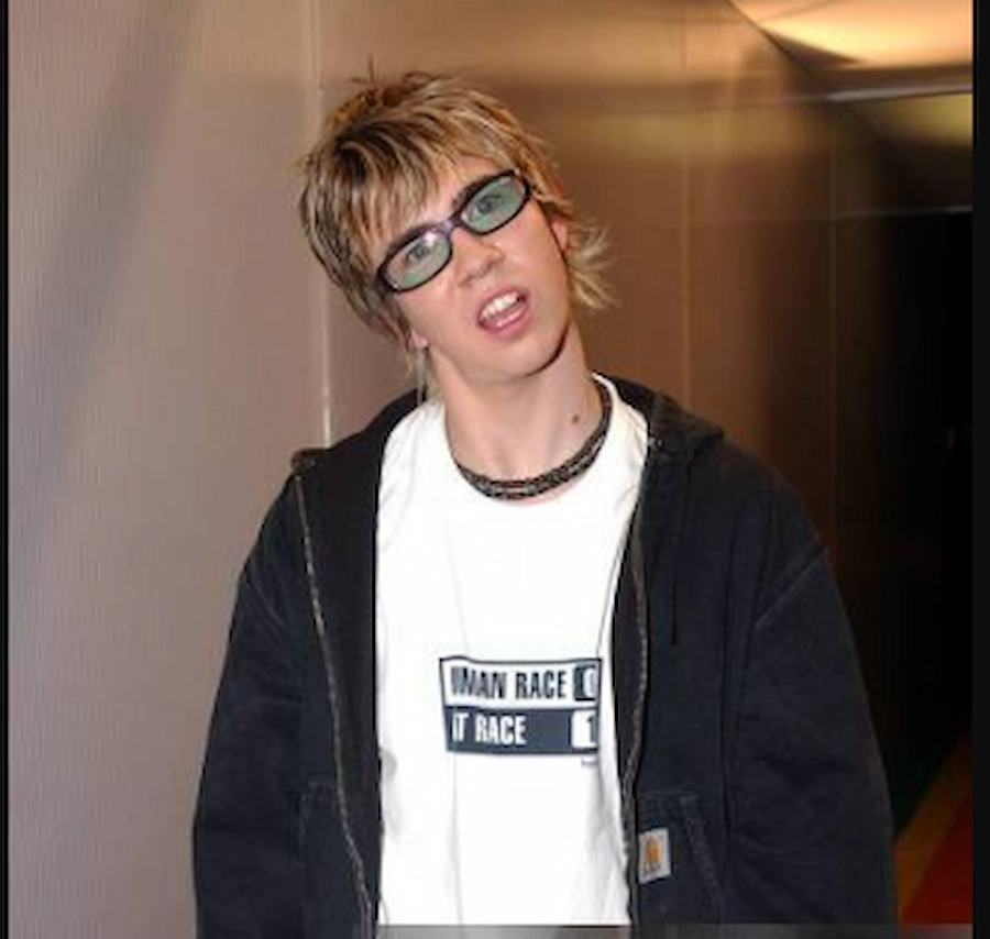 أسنان James bourne في عام 2015