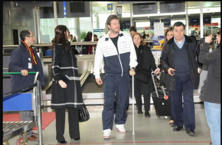 kıvanç tatlıtuğ ved Istanbul lufthavn