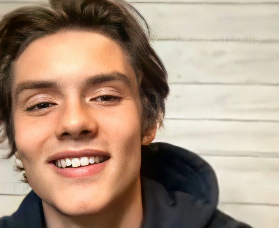 louis partridge perfect smile