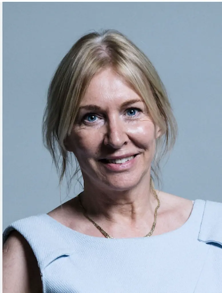 nadine dorries zähne 2000