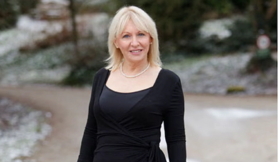 nadine dorries zähne 2015