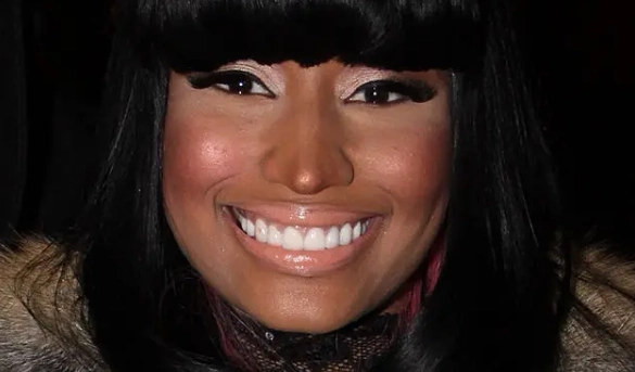denti di nicki minaj nel 2009