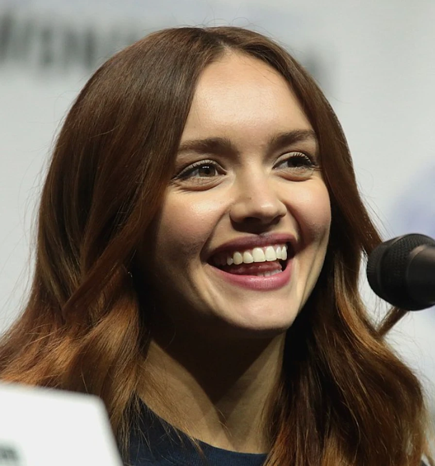 olivia cooke teeth 2025