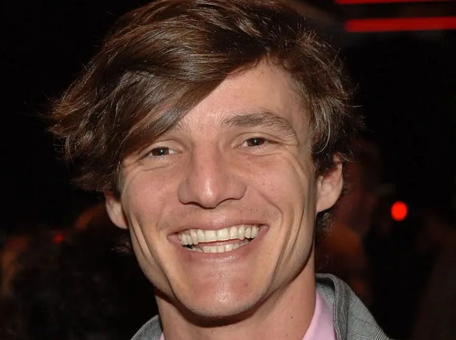 pedro-pascal-teeth-in-2005