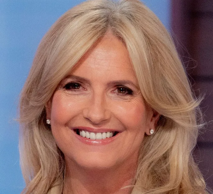 Penny Lancaster's New Teeth Transformation! LEMA