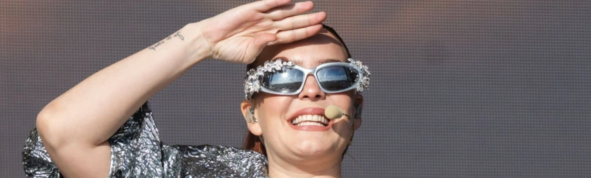 anne-marie-teeth-in-2025