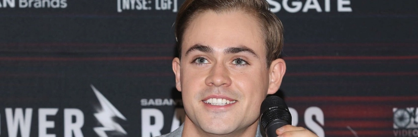 dacre-montgomery-teeth-in-2017