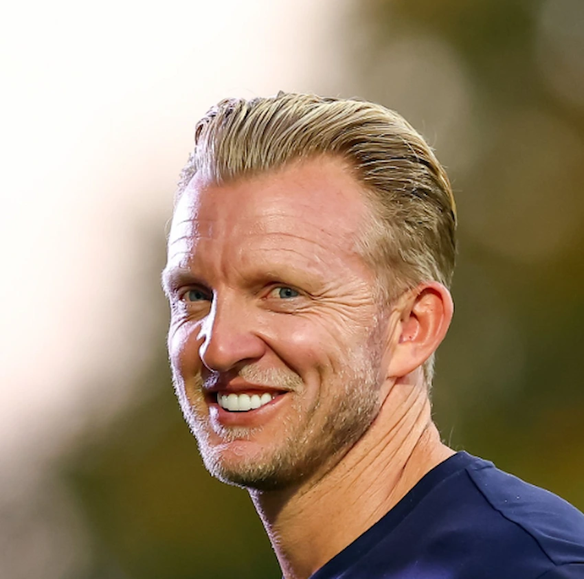 dientes de dirk kuyt en 2025