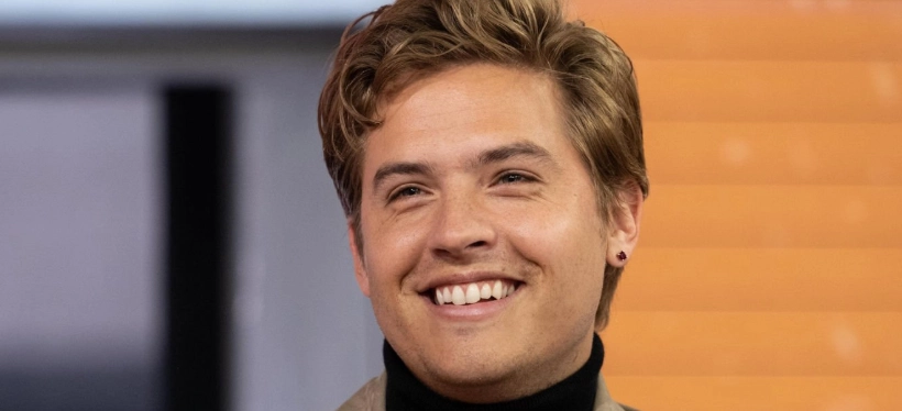 dylan-sprouse-hollywood-smile