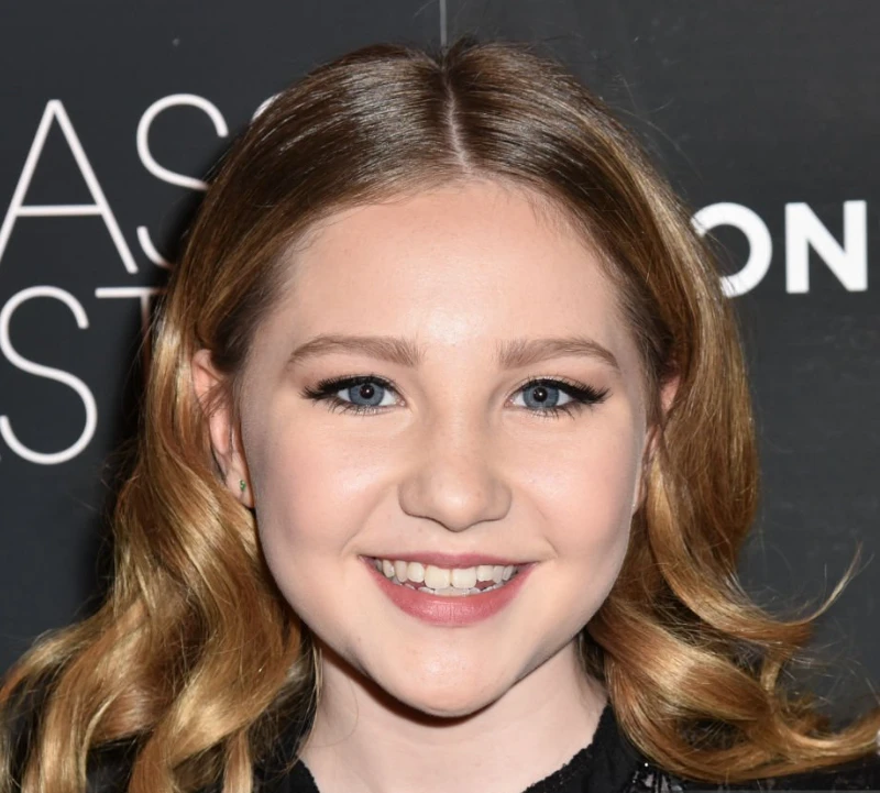 ella anderson teeth in 2017