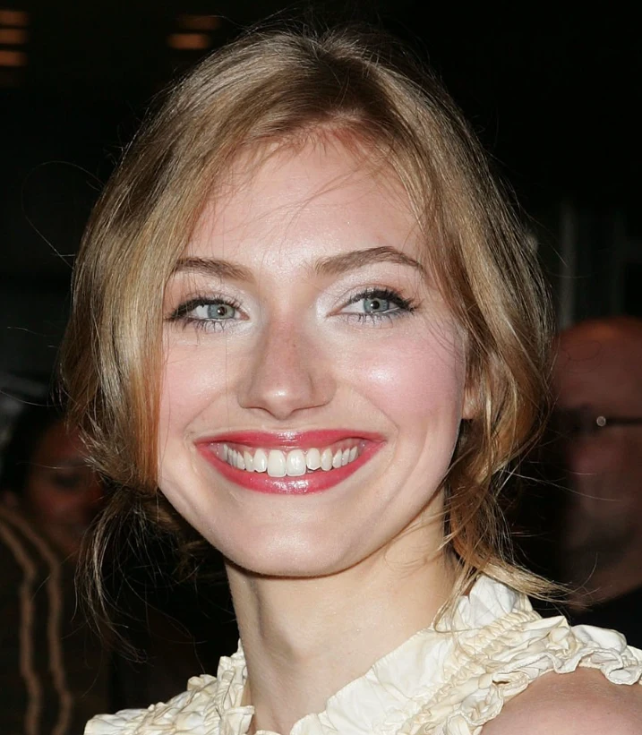 зуби Імоджен Поутс у 2011