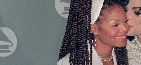 janet-jackson-teeth-in-1990