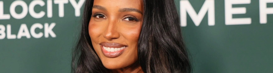 jasmine-tookes-hollywood-smile