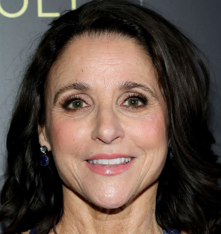 julia louis dreyfus zähne 2025