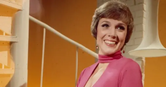 julie-andrews-teeth-in-1972