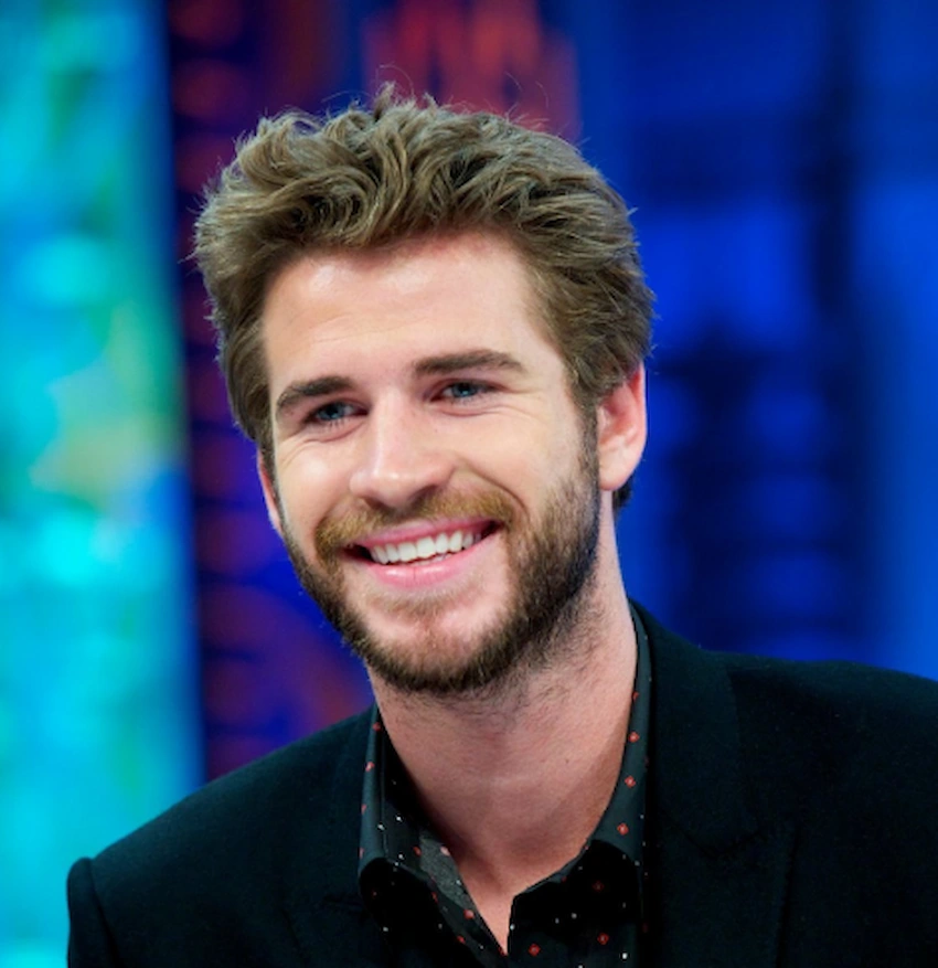 dinții lui liam hemsworth în 2015