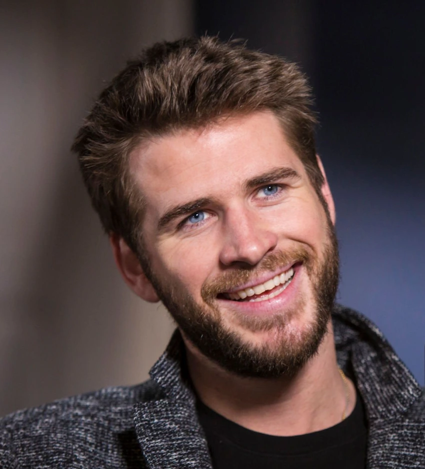 dinții lui liam hemsworth în 2020