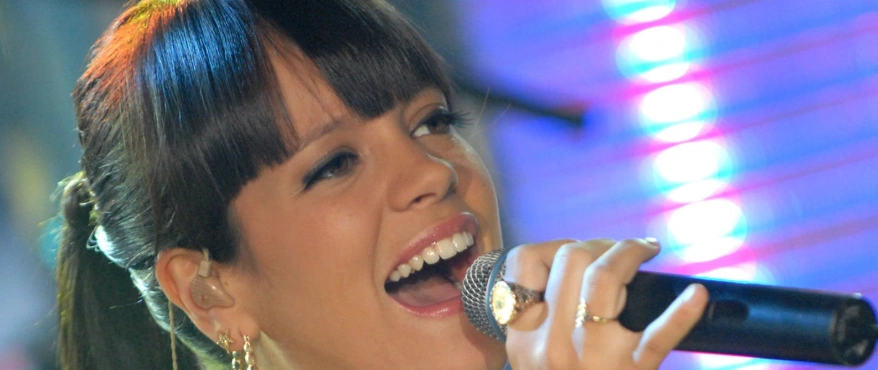 lily-allen-teeth-in-2007