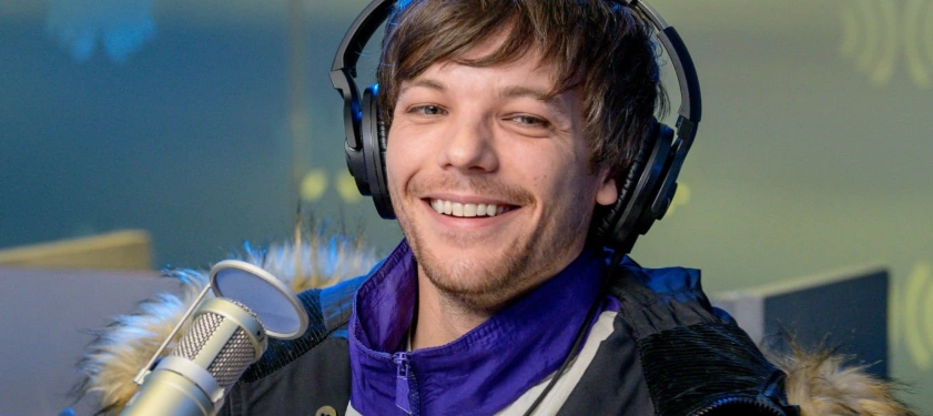 louis-tomlinson-hollywood-smile