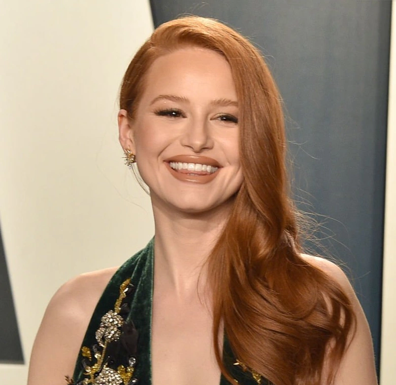 madelaine petsch hammaste 2020