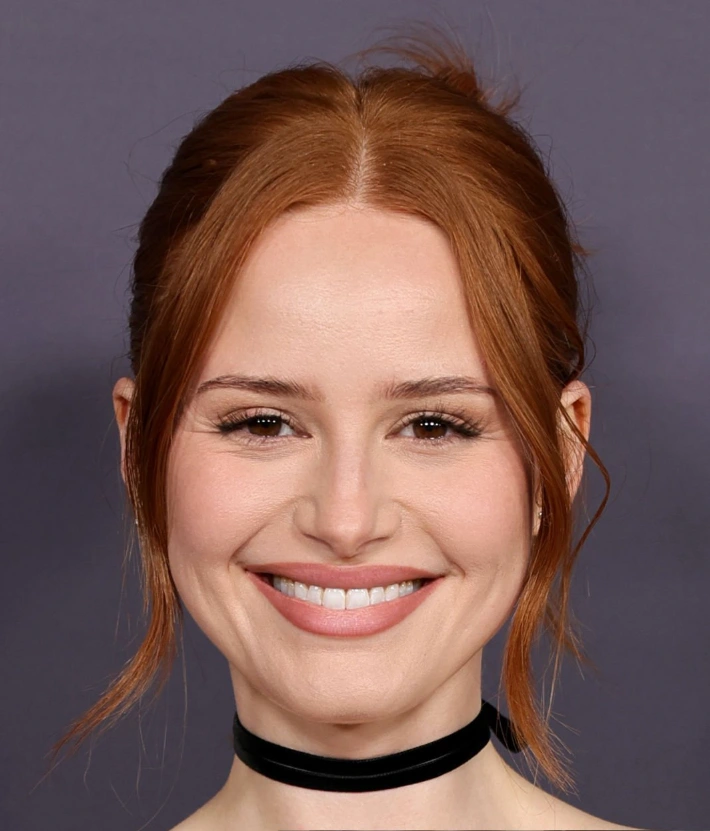 madelaine petsch hammaste 2025