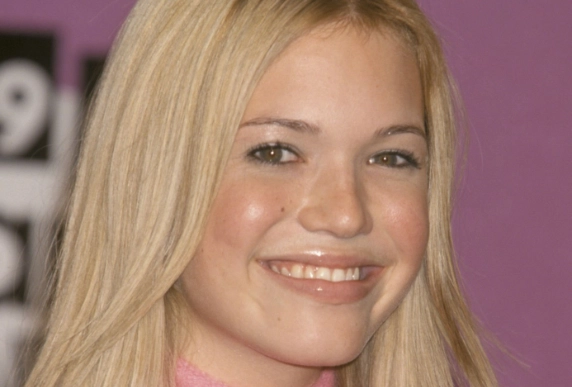 mandy moore teeth in 1999