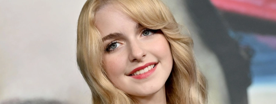 mckenna grace hollywood smile