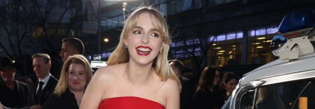 mckenna grace teeth in 2025