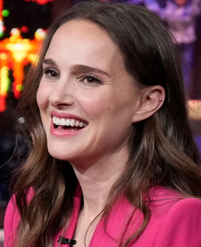 зубы натали портман в 2023