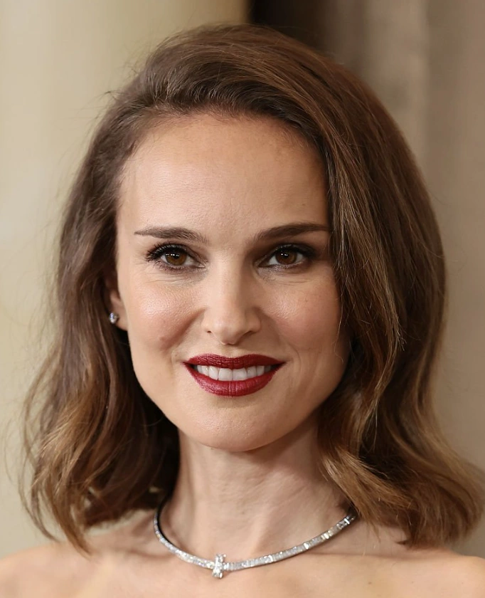 зубы натали портман в 2025