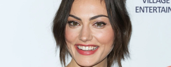 phoebe-tonkin-teeth-in-2015