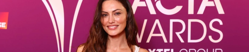 phoebe-tonkin-teeth-in-2025