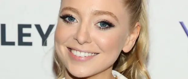 portia-doubleday-teeth-in-2015