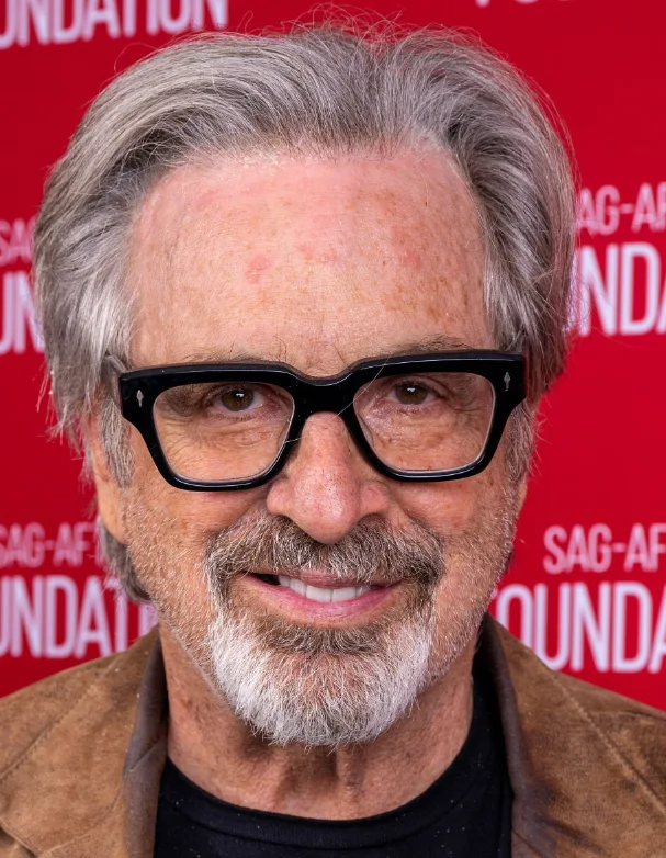robert carradine teeth in 2025