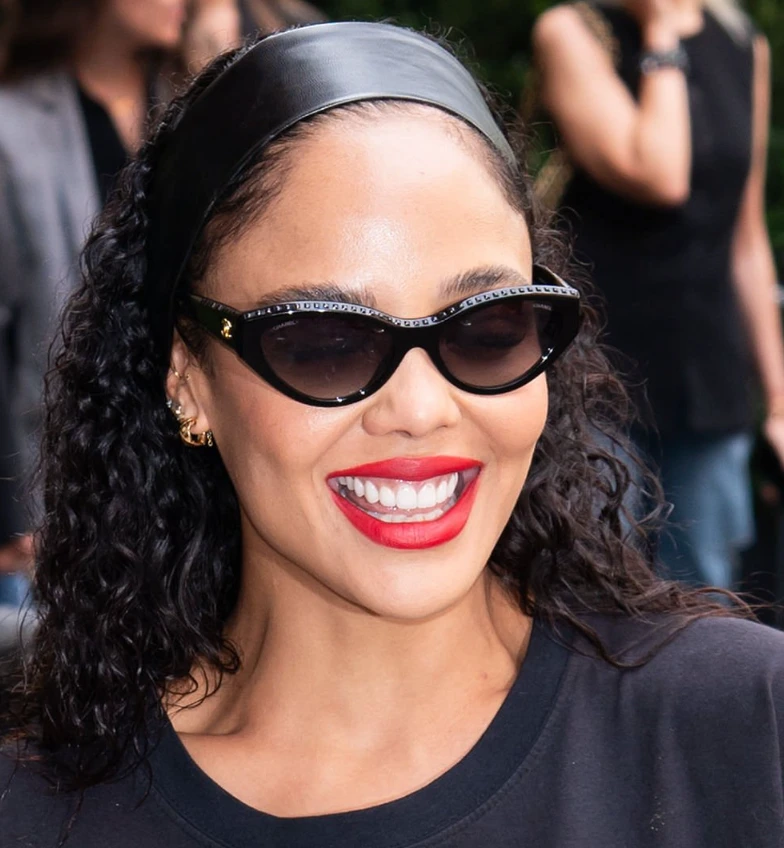 tessa thompson teeth in 2025