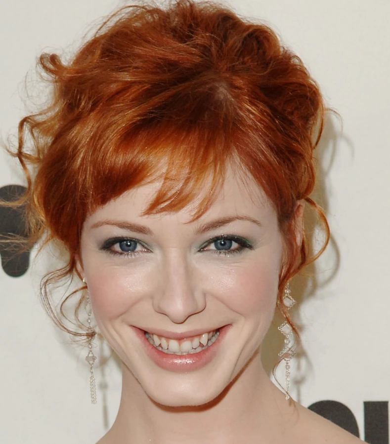 dents de Christina Hendricks en 2005