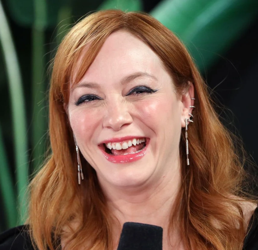 dents de Christina Hendricks en 2020