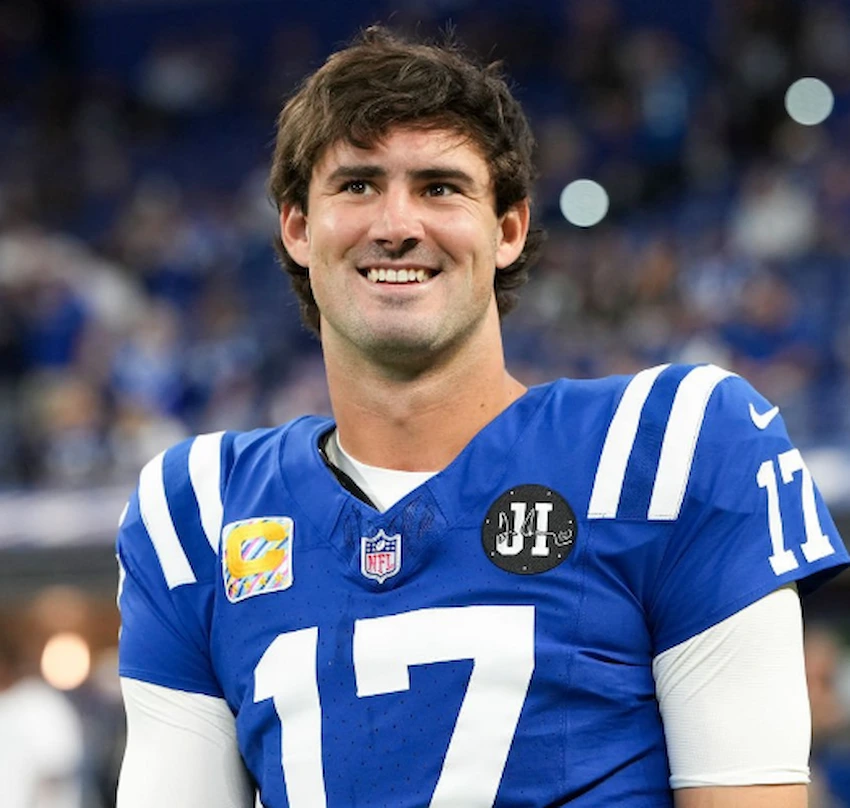 daniel jones teeth 2025