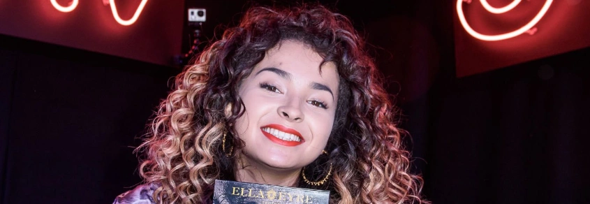 ella-eyre-teeth-in-2015