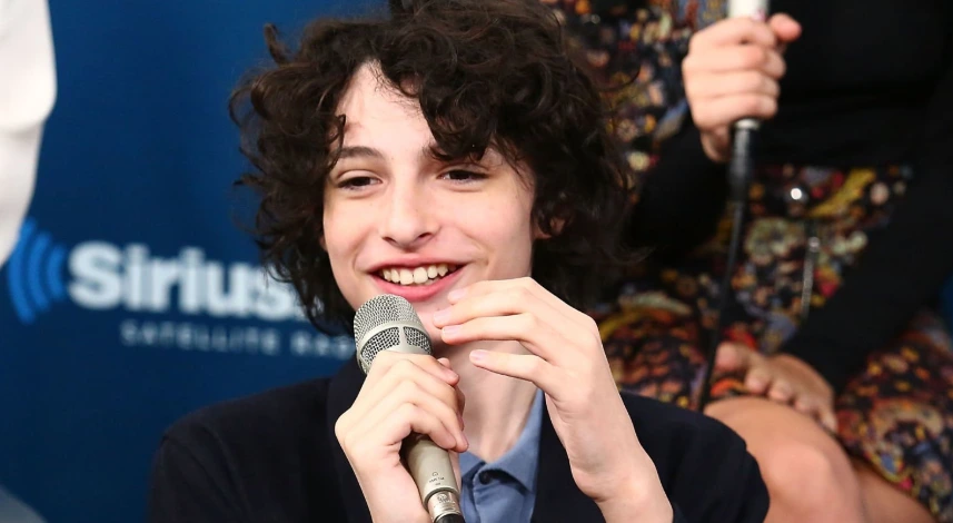 finn-wolfhard-teeth-in-2017
