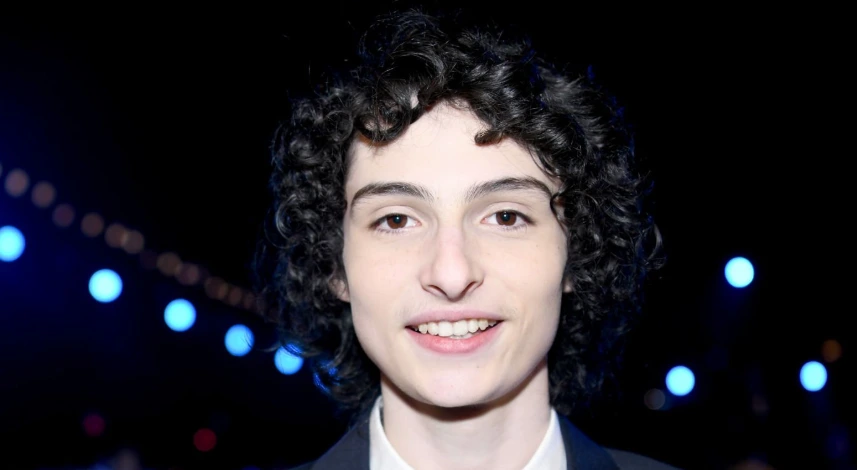 finn-wolfhard-teeth-in-2020