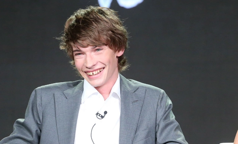 jacob-lofland-teeth-in-2017