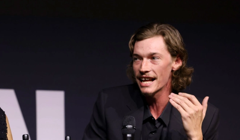 jacob-lofland-teeth-in-2023