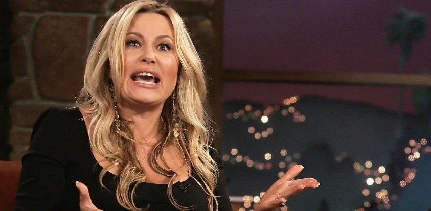 jennifer-coolidge-teeth-in-2005