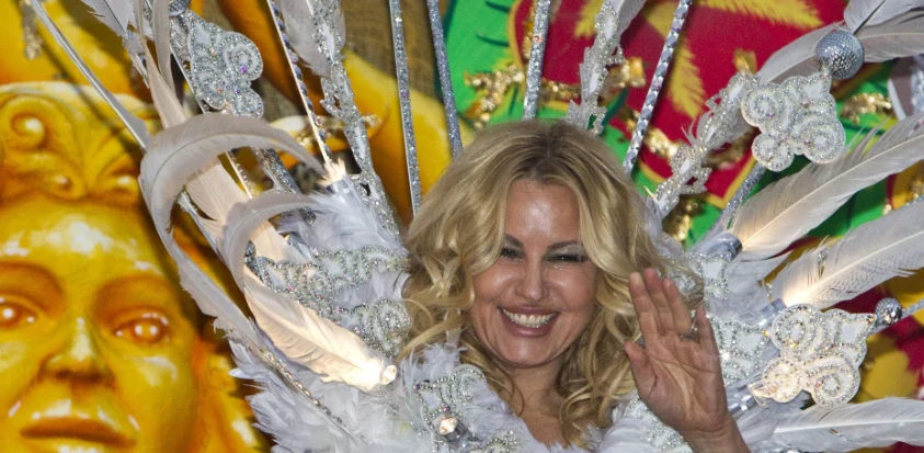 jennifer-coolidge-teeth-in-2010